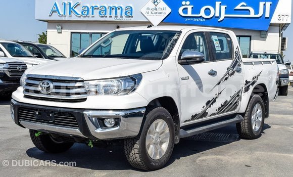 Acheter Import Voiture Toyota Hilux Blanc à Import - Dubai, Adrar Acheter Import Voiture Toyota Hilux Blanc à Import - Dubai, Adrar