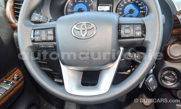 Acheter Import Voiture Toyota Hilux Blanc à Import - Dubai, Adrar Acheter Import Voiture Toyota Hilux Blanc à Import - Dubai, Adrar