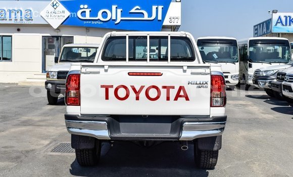 Acheter Import Voiture Toyota Hilux Blanc à Import - Dubai, Adrar Acheter Import Voiture Toyota Hilux Blanc à Import - Dubai, Adrar