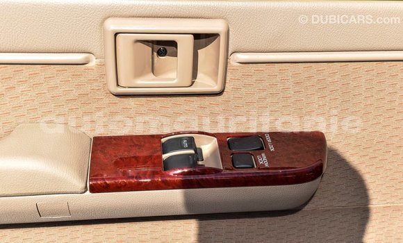 Acheter Import Voiture Toyota Land Cruiser Beige à Import - Dubai, Adrar Acheter Import Voiture Toyota Land Cruiser Beige à Import - Dubai, Adrar