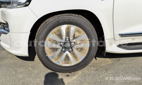 Acheter Import Voiture Toyota Land Cruiser Blanc à Import - Dubai, Adrar Acheter Import Voiture Toyota Land Cruiser Blanc à Import - Dubai, Adrar