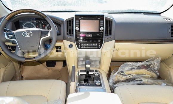 Acheter Import Voiture Toyota Land Cruiser Noir à Import - Dubai, Adrar Acheter Import Voiture Toyota Land Cruiser Noir à Import - Dubai, Adrar