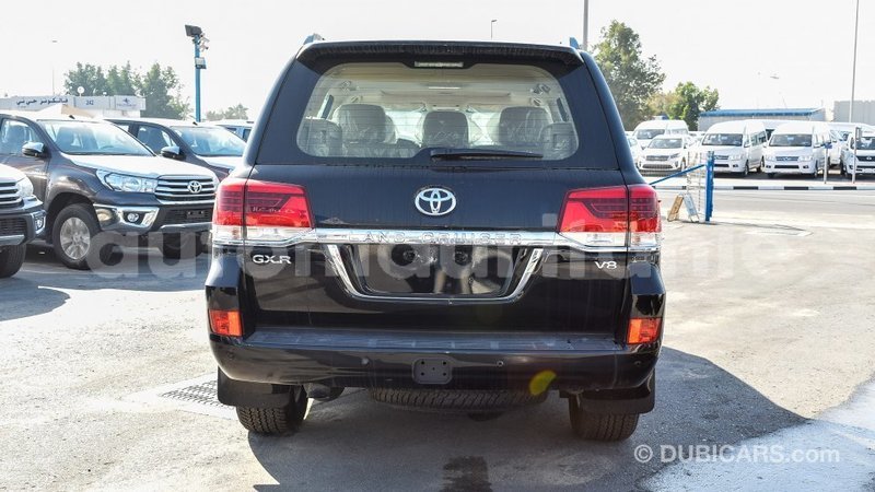 Big with watermark toyota land cruiser adrar import dubai 2112