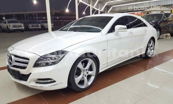 Buy Import Mercedes-Benz 190 (W201) White Car in Import - Dubai in Adrar Buy Import Mercedes-Benz 190 (W201) White Car in Import - Dubai in Adrar