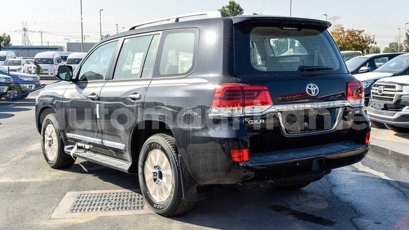 Big with watermark toyota land cruiser adrar import dubai 2112