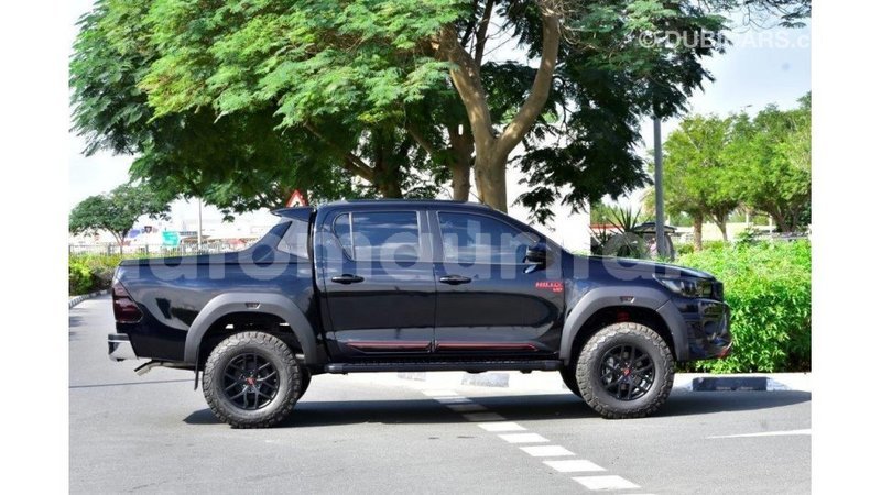 Big with watermark toyota hilux adrar import dubai 2115