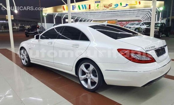 Buy Import Mercedes-Benz 190 (W201) White Car in Import - Dubai in Adrar Buy Import Mercedes-Benz 190 (W201) White Car in Import - Dubai in Adrar
