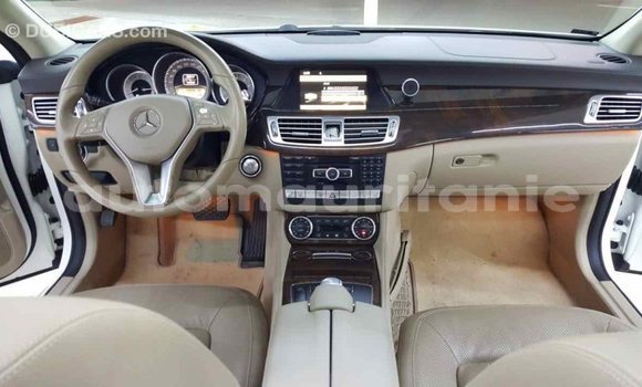 Buy Import Mercedes-Benz 190 (W201) White Car in Import - Dubai in Adrar Buy Import Mercedes-Benz 190 (W201) White Car in Import - Dubai in Adrar