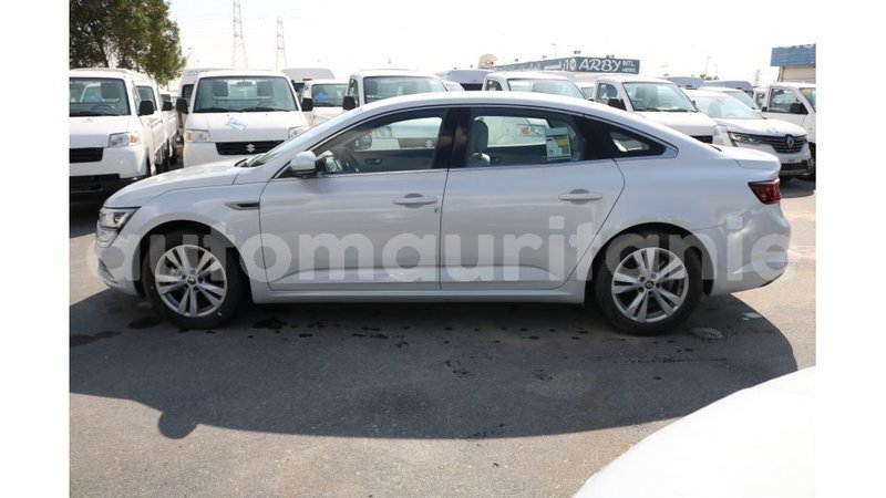 Big with watermark renault talisman adrar import dubai 2120