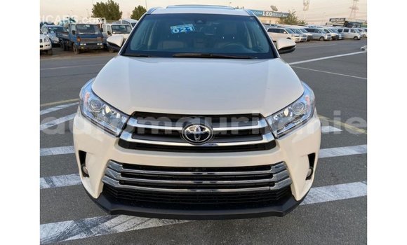 Acheter Import Voiture Toyota Highlander Blanc à Import - Dubai, Adrar Acheter Import Voiture Toyota Highlander Blanc à Import - Dubai, Adrar