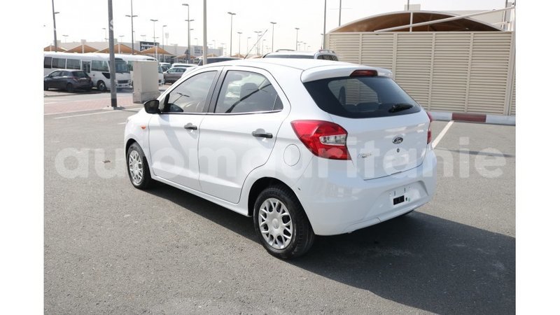 Big with watermark ford club wagon adrar import dubai 2147