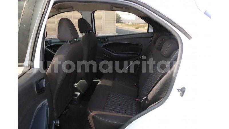 Big with watermark ford club wagon adrar import dubai 2147