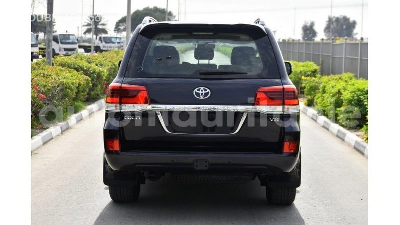 Big with watermark toyota land cruiser adrar import dubai 2156