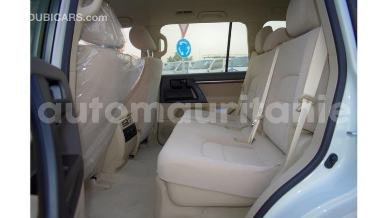 Big with watermark toyota land cruiser adrar import dubai 2161