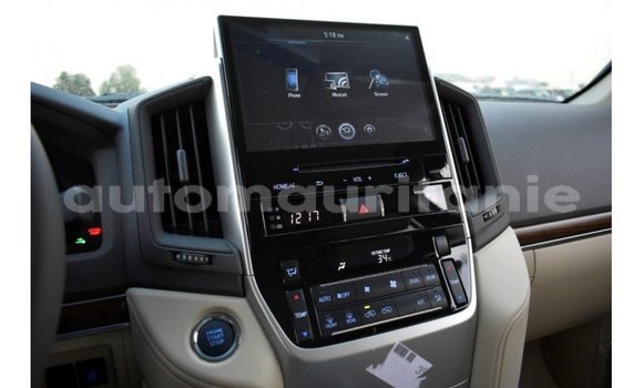 Buy Import Toyota Land Cruiser White Car in Import - Dubai in Adrar Buy Import Toyota Land Cruiser White Car in Import - Dubai in Adrar