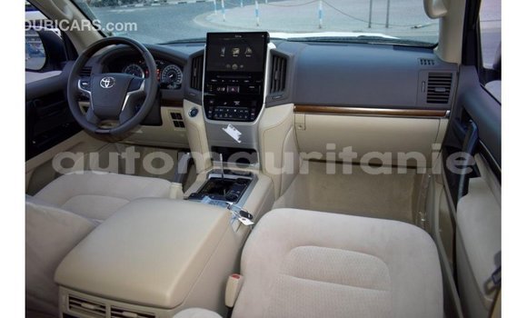 Buy Import Toyota Land Cruiser White Car in Import - Dubai in Adrar Buy Import Toyota Land Cruiser White Car in Import - Dubai in Adrar