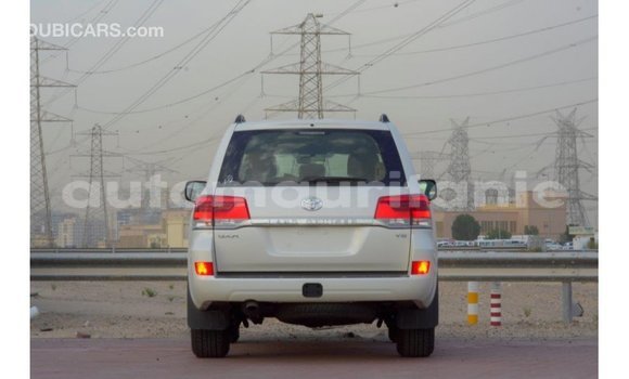 Buy Import Toyota Land Cruiser White Car in Import - Dubai in Adrar Buy Import Toyota Land Cruiser White Car in Import - Dubai in Adrar
