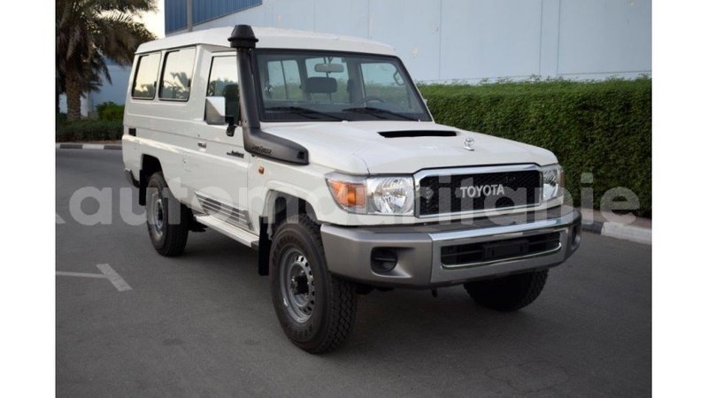 Big with watermark toyota land cruiser adrar import dubai 2162