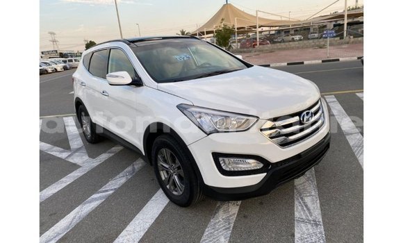 Acheter Import Voiture Hyundai Santa Fe Blanc à Import - Dubai, Adrar Acheter Import Voiture Hyundai Santa Fe Blanc à Import - Dubai, Adrar