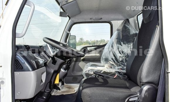 Acheter Import Voiture Mitsubishi Carisma Blanc à Import - Dubai, Adrar