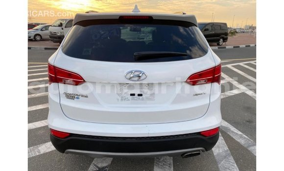 Acheter Import Voiture Hyundai Santa Fe Blanc à Import - Dubai, Adrar Acheter Import Voiture Hyundai Santa Fe Blanc à Import - Dubai, Adrar