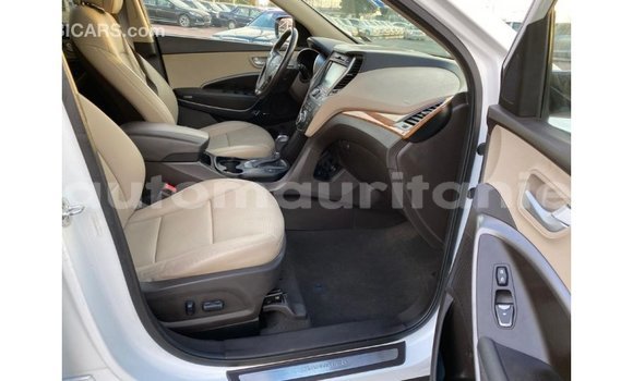Acheter Import Voiture Hyundai Santa Fe Blanc à Import - Dubai, Adrar Acheter Import Voiture Hyundai Santa Fe Blanc à Import - Dubai, Adrar