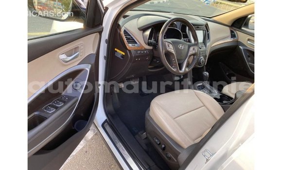 Acheter Import Voiture Hyundai Santa Fe Blanc à Import - Dubai, Adrar Acheter Import Voiture Hyundai Santa Fe Blanc à Import - Dubai, Adrar