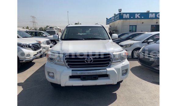 Acheter Import Voiture Toyota Land Cruiser Blanc à Import - Dubai, Adrar Acheter Import Voiture Toyota Land Cruiser Blanc à Import - Dubai, Adrar
