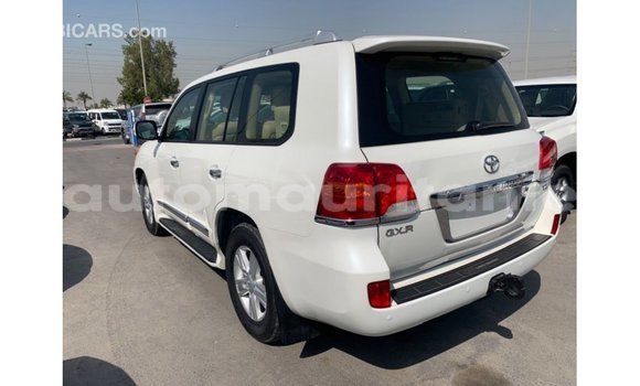 Acheter Import Voiture Toyota Land Cruiser Blanc à Import - Dubai, Adrar Acheter Import Voiture Toyota Land Cruiser Blanc à Import - Dubai, Adrar