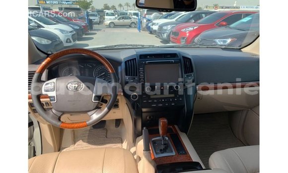 Acheter Import Voiture Toyota Land Cruiser Blanc à Import - Dubai, Adrar Acheter Import Voiture Toyota Land Cruiser Blanc à Import - Dubai, Adrar