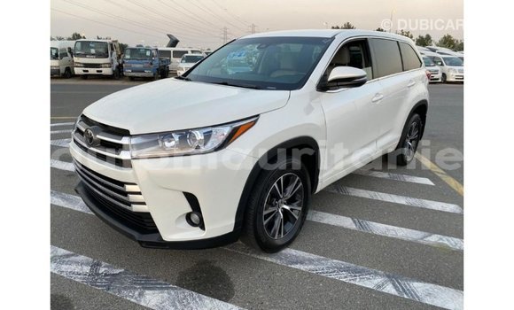 Acheter Import Voiture Toyota Highlander Blanc à Import - Dubai, Adrar Acheter Import Voiture Toyota Highlander Blanc à Import - Dubai, Adrar