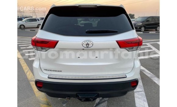 Acheter Import Voiture Toyota Highlander Blanc à Import - Dubai, Adrar Acheter Import Voiture Toyota Highlander Blanc à Import - Dubai, Adrar