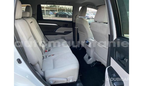 Acheter Import Voiture Toyota Highlander Blanc à Import - Dubai, Adrar Acheter Import Voiture Toyota Highlander Blanc à Import - Dubai, Adrar