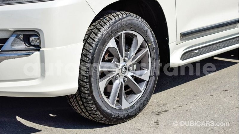 Big with watermark toyota land cruiser adrar import dubai 2177