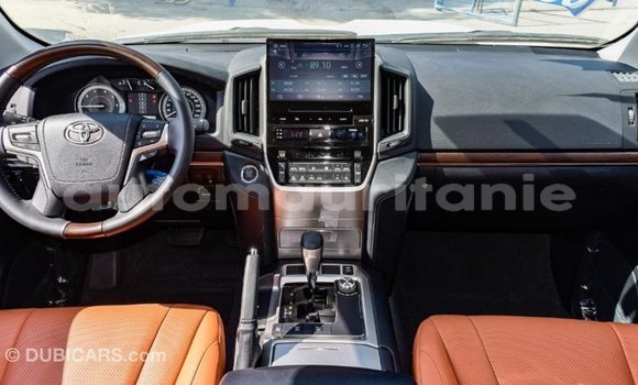 Buy Import Toyota Land Cruiser White Car in Import - Dubai in Adrar Buy Import Toyota Land Cruiser White Car in Import - Dubai in Adrar