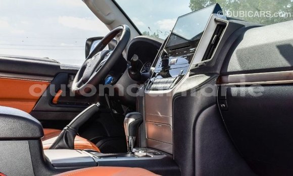 Buy Import Toyota Land Cruiser White Car in Import - Dubai in Adrar Buy Import Toyota Land Cruiser White Car in Import - Dubai in Adrar