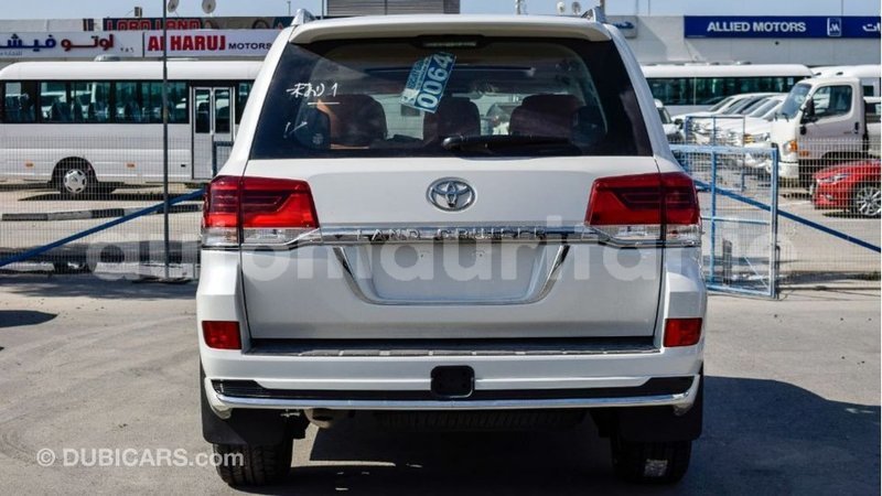 Big with watermark toyota land cruiser adrar import dubai 2177