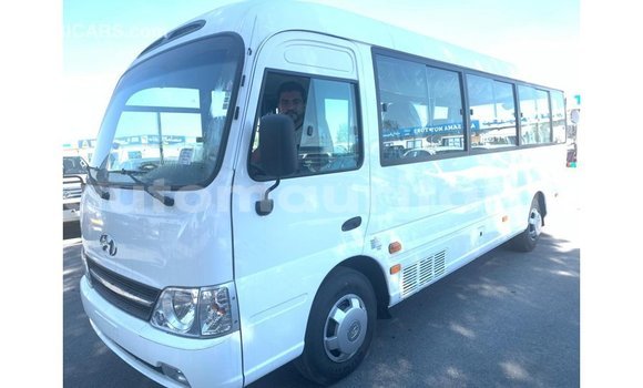 Acheter Import Voiture Hyundai Accent Blanc à Import - Dubai, Adrar Acheter Import Voiture Hyundai Accent Blanc à Import - Dubai, Adrar