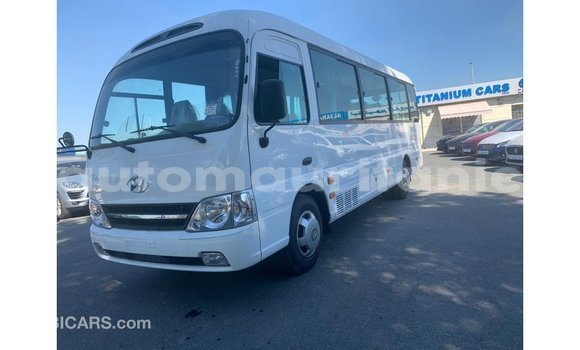 Acheter Import Voiture Hyundai Accent Blanc à Import - Dubai, Adrar Acheter Import Voiture Hyundai Accent Blanc à Import - Dubai, Adrar