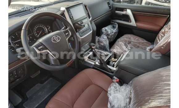 Buy Import Toyota Land Cruiser White Car in Import - Dubai in Adrar Buy Import Toyota Land Cruiser White Car in Import - Dubai in Adrar