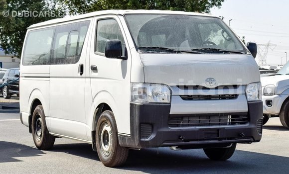 Acheter Import Voiture Toyota Hiace Blanc à Import - Dubai, Adrar Acheter Import Voiture Toyota Hiace Blanc à Import - Dubai, Adrar