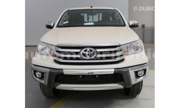 Buy Import Toyota Hilux White Car in Import - Dubai in Adrar Buy Import Toyota Hilux White Car in Import - Dubai in Adrar
