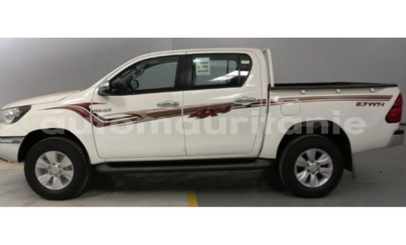 Buy Import Toyota Hilux White Car in Import - Dubai in Adrar Buy Import Toyota Hilux White Car in Import - Dubai in Adrar