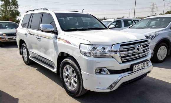 Acheter Import Voiture Toyota Land Cruiser Blanc à Import - Dubai, Adrar Acheter Import Voiture Toyota Land Cruiser Blanc à Import - Dubai, Adrar