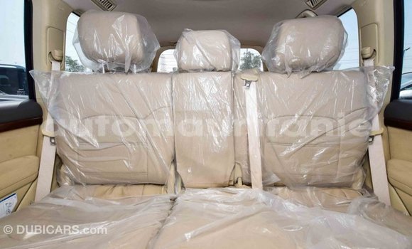 Acheter Import Voiture Toyota Land Cruiser Blanc à Import - Dubai, Adrar Acheter Import Voiture Toyota Land Cruiser Blanc à Import - Dubai, Adrar