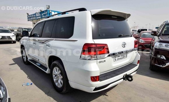 Acheter Import Voiture Toyota Land Cruiser Blanc à Import - Dubai, Adrar Acheter Import Voiture Toyota Land Cruiser Blanc à Import - Dubai, Adrar