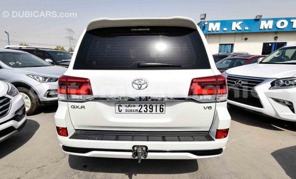 Acheter Import Voiture Toyota Land Cruiser Blanc à Import - Dubai, Adrar Acheter Import Voiture Toyota Land Cruiser Blanc à Import - Dubai, Adrar