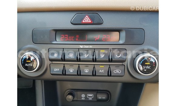 Acheter Import Voiture Kia Sportage Blanc à Import - Dubai, Adrar Acheter Import Voiture Kia Sportage Blanc à Import - Dubai, Adrar