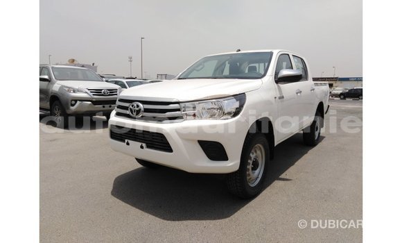 Acheter Import Voiture Toyota Hilux Blanc à Import - Dubai, Adrar Acheter Import Voiture Toyota Hilux Blanc à Import - Dubai, Adrar