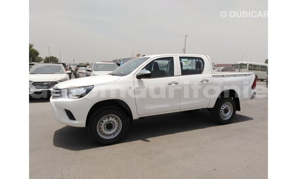 Acheter Import Voiture Toyota Hilux Blanc à Import - Dubai, Adrar Acheter Import Voiture Toyota Hilux Blanc à Import - Dubai, Adrar
